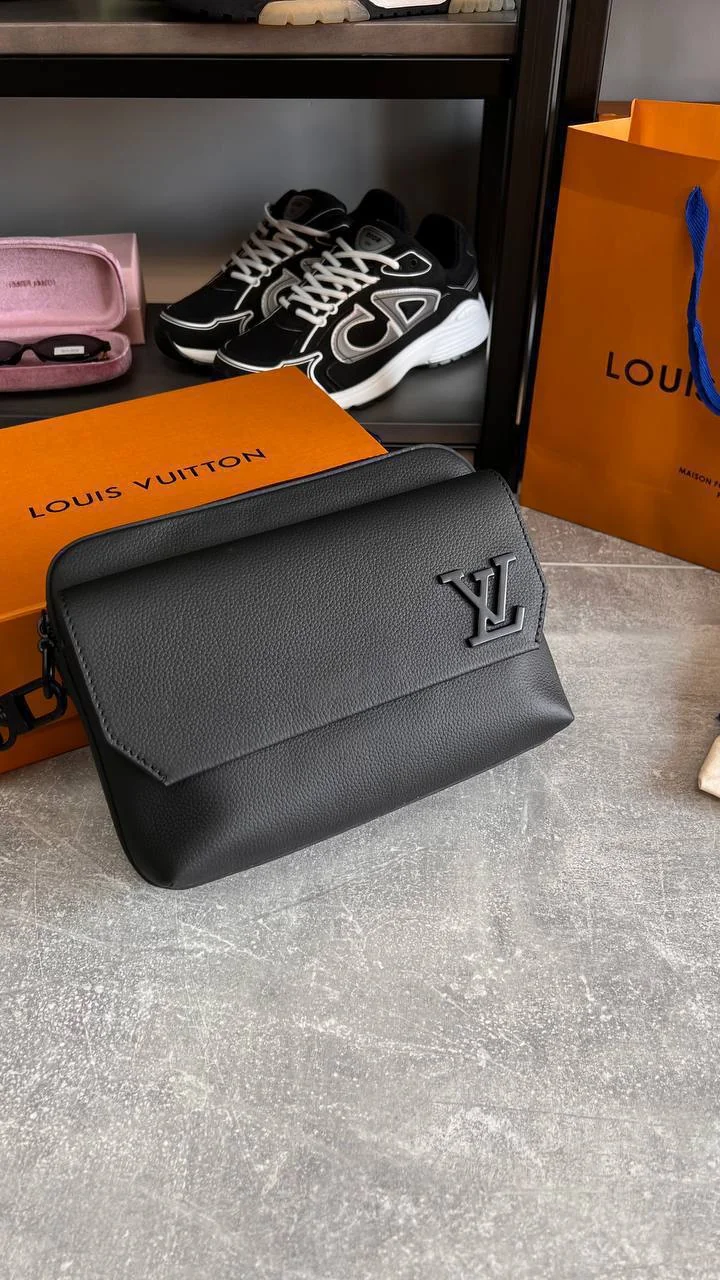 Чоловіча сумка - Louis Vuitton